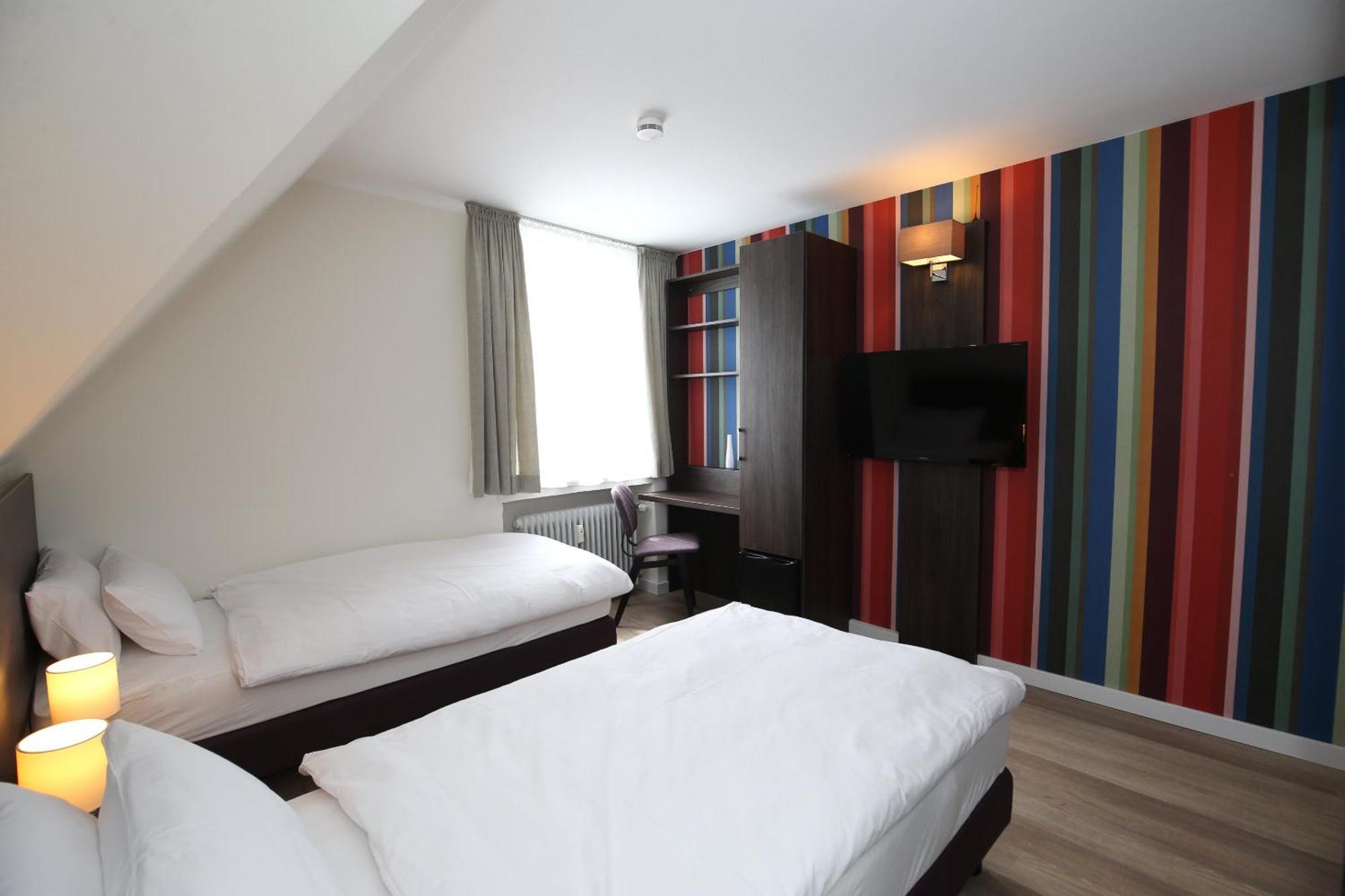 Hotel Faehrhaus Km734 دوسلدورف الغرفة الصورة
